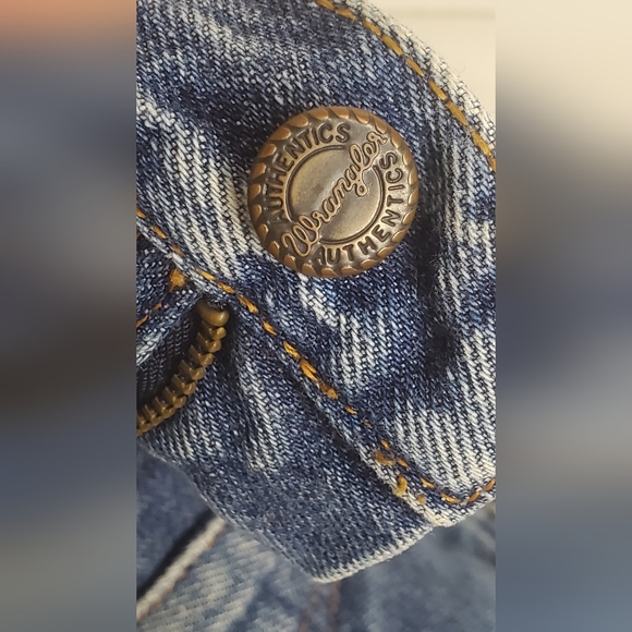 Wrangler Size 40x33 Classic Relaxed Fit Denim Jeans - Picture 8 of 9